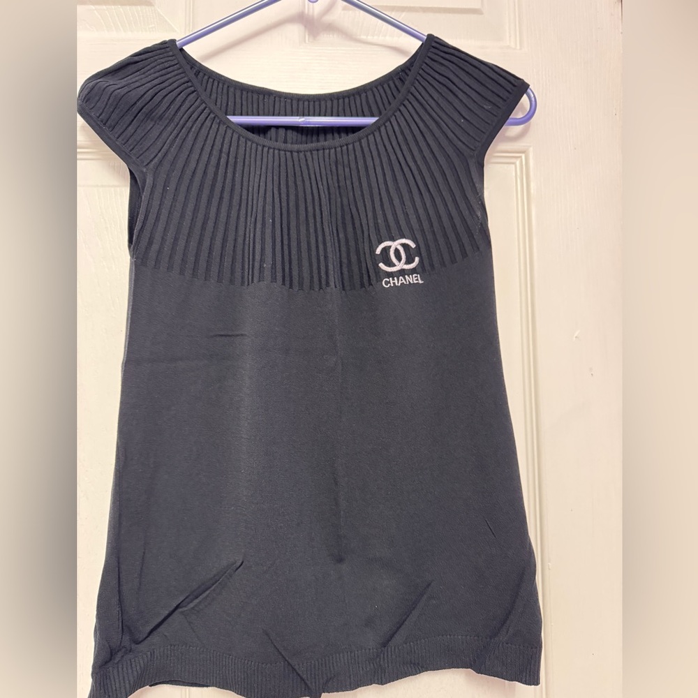 Black Hoodie with Logo , uniform chanel.